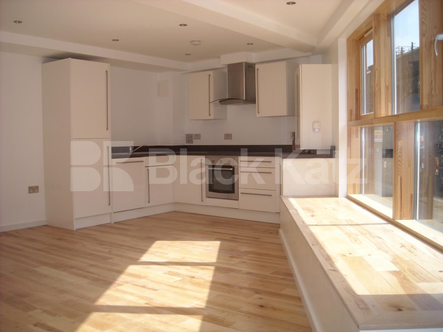 Comfortably furnished bedrooms 4 Bedroom, Furnished Flat in Magdalen